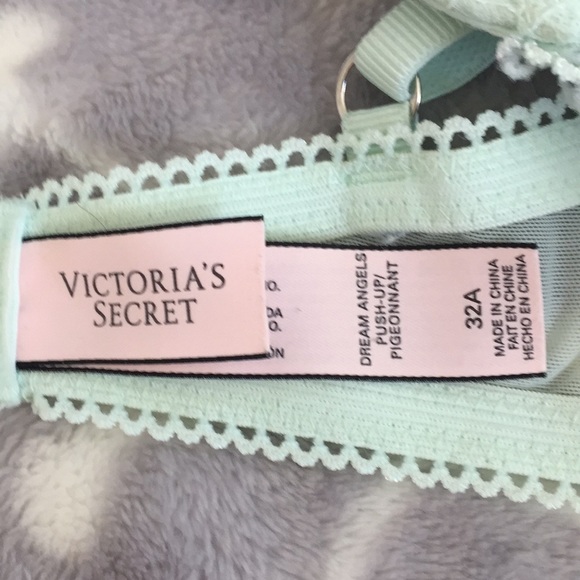 VS mint lace bra and thong - Picture 5 of 7